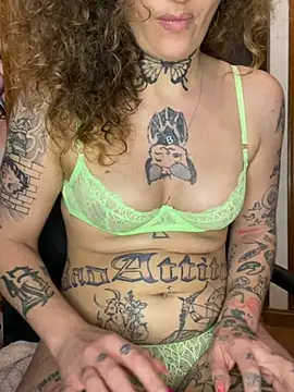 Snapshot of BlazyKitsune- chatting on March 2025 06:29:01 PM BlazyKitsune- online show from March 2025 06:29:01 PM