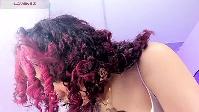 Snapshot of Theia_moon chatting on October 2025 01:07:01 PM Theia moon online show from October 2025 01:07:01 PM