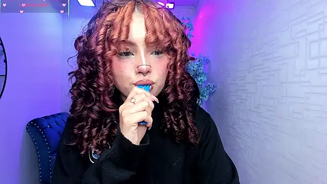 Snapshot of Theia_moon chatting on November 2025 02:49:02 PM Theia moon online show from November 2025 02:49:02 PM