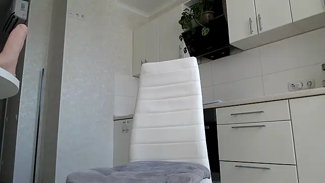 KissMyVibe online show from June 2026 12:16:02 PM