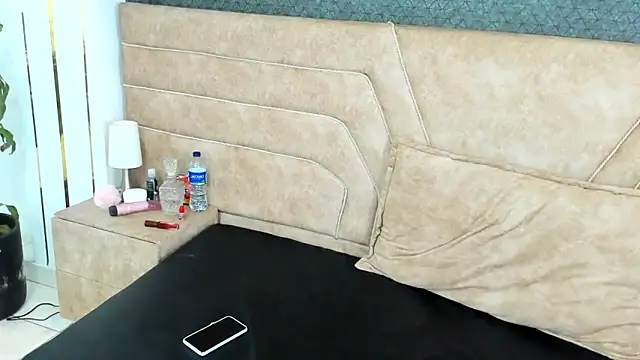 Candy Bony online show from December 2024 07:18:02 PM