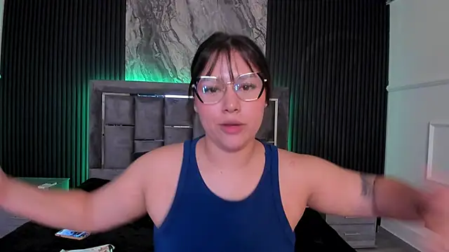 Snapshot of CelestteBloom chatting on January 2025 06:33:02 AM CelestteBloom online show from January 2025 06:33:02 AM
