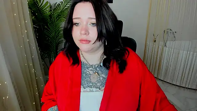 MoonLghte online show from February 2025 06:20:01 PM