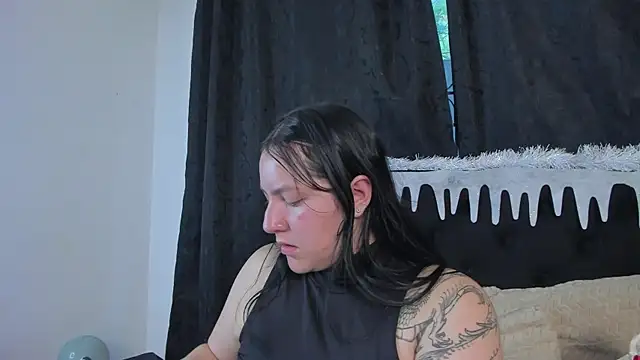 jenifer  power10 online show from November 2025 09:15:02 PM