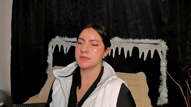 jenifer  power10 online show from December 2025 07:33:02 PM