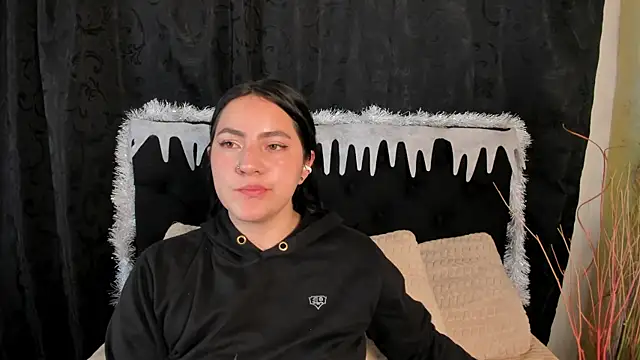 jenifer  power10 online show from December 2025 08:47:02 PM