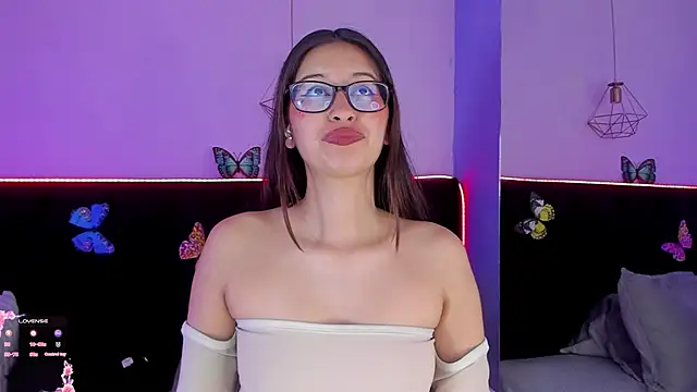 Anastasia Whitee online show from February 2026 04:00:01 AM