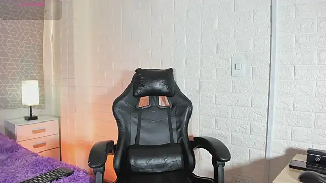 sweet kitty0110 online show from March 2026 08:37:02 PM