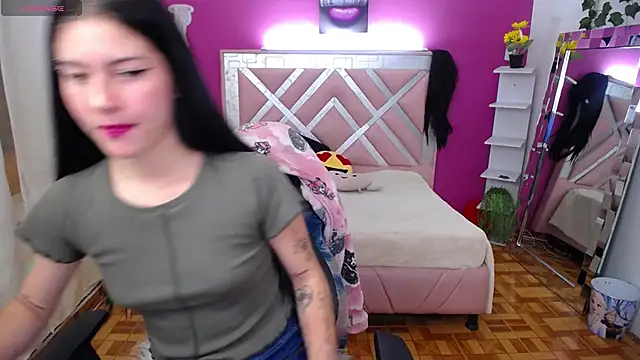 Kate Laurence  online show from February 2025 07:30:01 PM