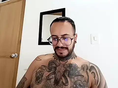 Snapshot of Nicky_smith__ chatting on December 2024 02:36:02 AM Nicky smith online show from December 2024 02:36:02 AM