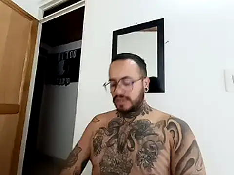 Snapshot of Nicky_smith__ chatting on December 2024 02:24:01 AM Nicky smith online show from December 2024 02:24:01 AM