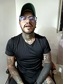 Snapshot of Nicky_smith__ chatting on December 2024 11:03:01 PM Nicky smith online show from December 2024 11:03:01 PM