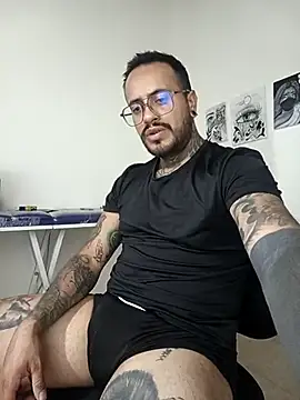 Snapshot of Nicky_smith__ chatting on December 2024 11:36:02 PM Nicky smith online show from December 2024 11:36:02 PM