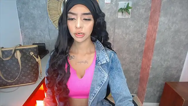 Snapshot of Tiffanny chatting on December 2024 12:08:02 PM Tiffanny online show from December 2024 12:08:02 PM