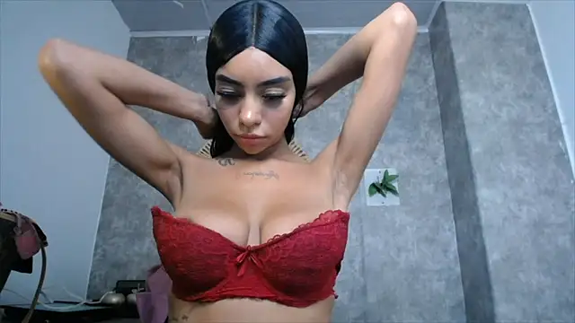 Snapshot of Tiffanny chatting on December 2024 09:40:02 PM Tiffanny online show from December 2024 09:40:02 PM