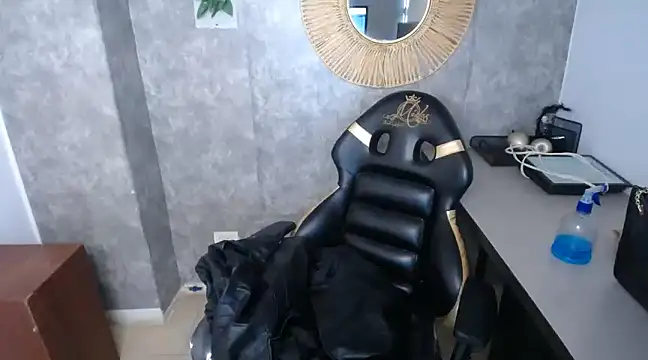 Snapshot of Tiffanny chatting on January 2025 06:45:02 PM Tiffanny online show from January 2025 06:45:02 PM