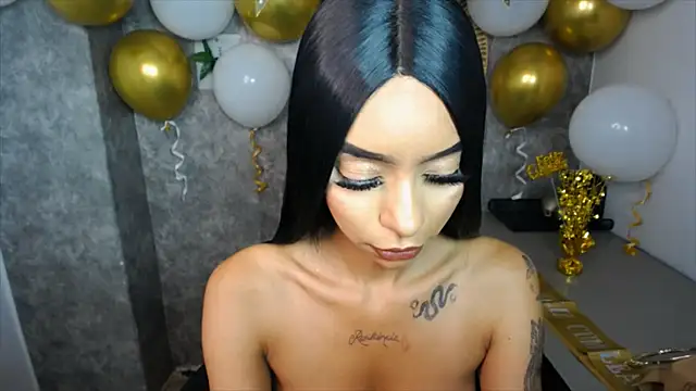 Snapshot of Tiffanny chatting on February 2025 04:37:02 PM Tiffanny online show from February 2025 04:37:02 PM