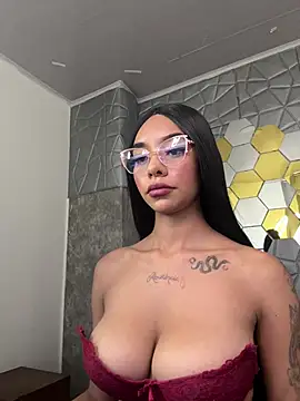 Snapshot of Tiffanny chatting on March 2025 03:46:02 PM Tiffanny online show from March 2025 03:46:02 PM