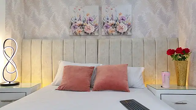 MeganCruzGB online show from November 2025 12:37:01 PM