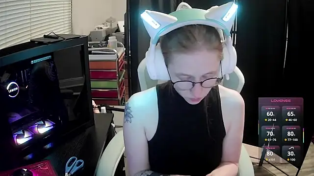 LilyFoxxx online show from June 2026 05:11:01 AM