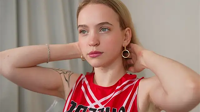 Snapshot of lolly_pie chatting on December 2024 03:50:02 PM lolly pie online show from December 2024 03:50:02 PM