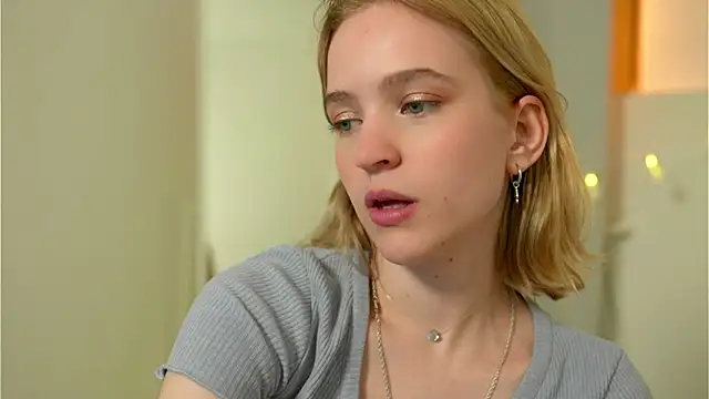 Snapshot of lolly_pie chatting on December 2024 06:49:02 PM lolly pie online show from December 2024 06:49:02 PM