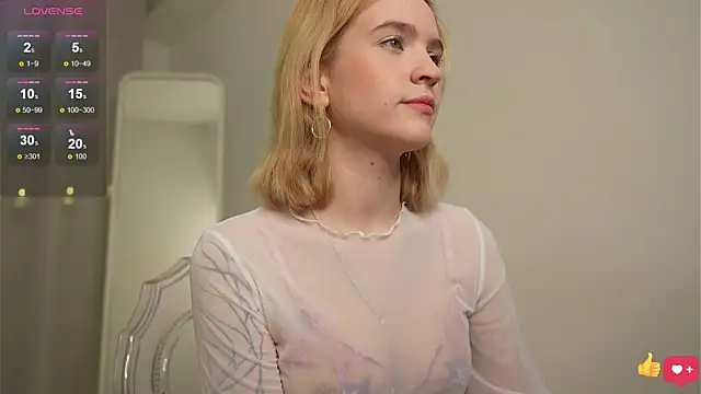 Snapshot of lolly_pie chatting on January 2025 03:19:01 PM lolly pie online show from January 2025 03:19:01 PM