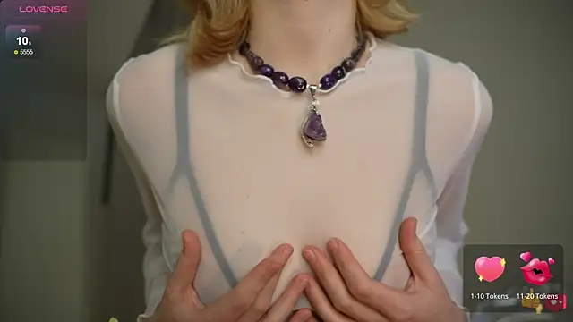 Snapshot of lolly_pie chatting on January 2025 03:29:02 PM lolly pie online show from January 2025 03:29:02 PM