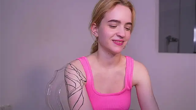 Snapshot of lolly_pie chatting on January 2025 06:21:01 PM lolly pie online show from January 2025 06:21:01 PM