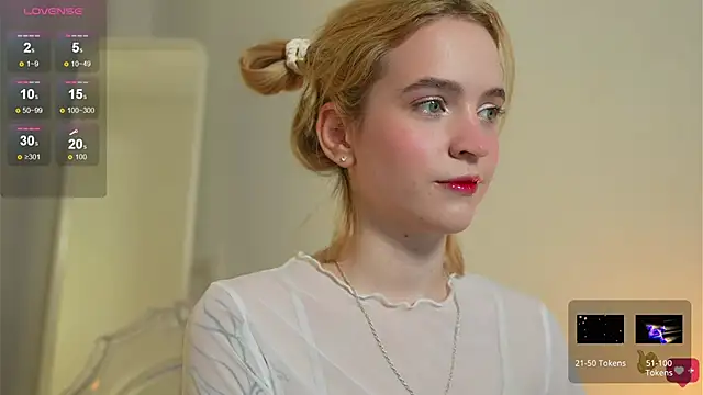 Snapshot of lolly_pie chatting on January 2025 03:51:01 PM lolly pie online show from January 2025 03:51:01 PM