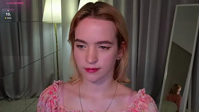 Snapshot of lolly_pie chatting on February 2025 03:26:01 PM lolly pie online show from February 2025 03:26:01 PM