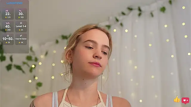 Snapshot of lolly_pie chatting on February 2025 03:38:01 PM lolly pie online show from February 2025 03:38:01 PM