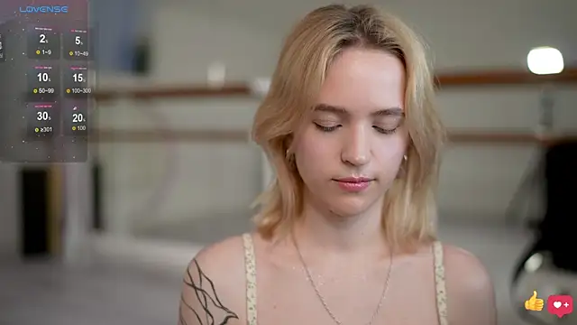 Snapshot of lolly_pie chatting on February 2025 03:26:02 PM lolly pie online show from February 2025 03:26:02 PM