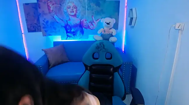 Sofi hot 4m online show from January 2025 01:29:01 PM