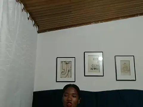 MISSANDRE4 online show from December 2024 07:52:02 PM