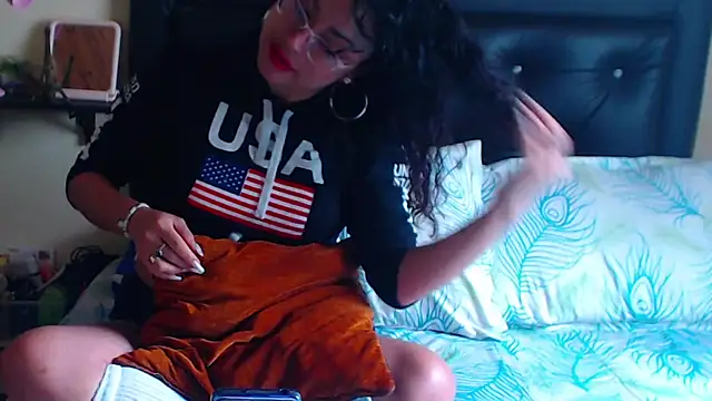 Lunavega1 online show from January 2026 05:18:01 PM