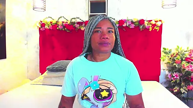 Snapshot of SilvannaFit chatting on June 2026 09:22:02 AM SilvannaFit online show from June 2026 09:22:02 AM