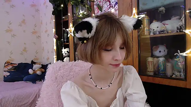 cloudgirrl online show from March 2025 04:17:02 AM