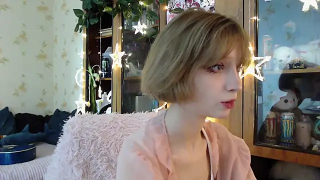 cloudgirrl online show from March 2025 12:33:02 PM