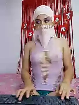 Aaliyah Salma online show from February 2025 11:04:02 PM