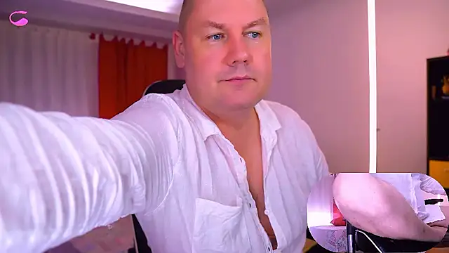 Julius-Dwayne online show from December 2024 09:07:02 AM