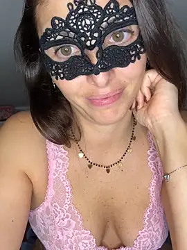 Snapshot of LeMagique- chatting on September 2025 08:47:01 PM LeMagique- online show from September 2025 08:47:01 PM