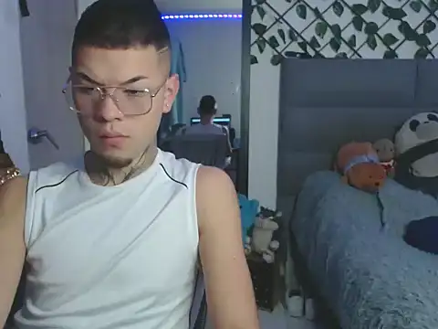 MarceloMilk online show from September 2025 05:38:01 PM