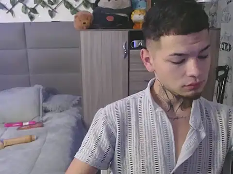 MarceloMilk online show from November 2025 04:55:02 AM