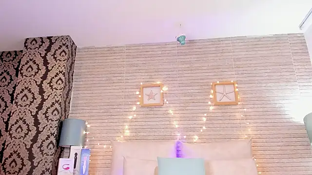 Snapshot of Catalinna_Thompson chatting on February 2025 06:10:01 PM Catalinna Thompson online show from February 2025 06:10:01 PM