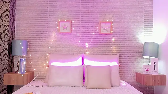 Snapshot of Catalinna_Thompson chatting on March 2025 12:01:01 PM Catalinna Thompson online show from March 2025 12:01:01 PM