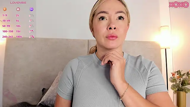 Saori newman online show from November 2025 11:58:01 AM