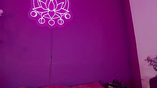 Lunamistyc online show from March 2025 07:49:02 PM