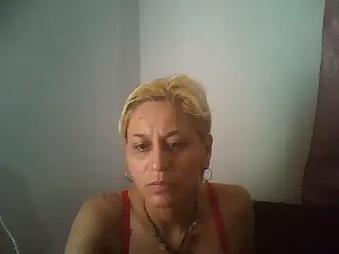 Snapshot of ariana_crazzy chatting on February 2026 03:07:01 PM ariana crazzy online show from February 2026 03:07:01 PM