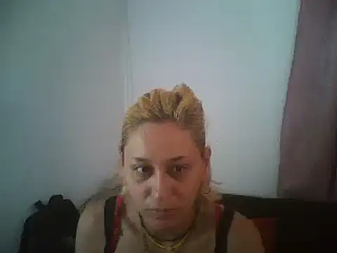 Snapshot of ariana_crazzy chatting on February 2026 03:39:02 PM ariana crazzy online show from February 2026 03:39:02 PM